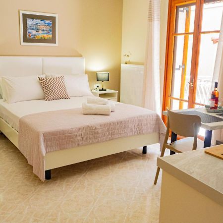 Dina Studio Argostoli 1 Leilighet Eksteriør bilde